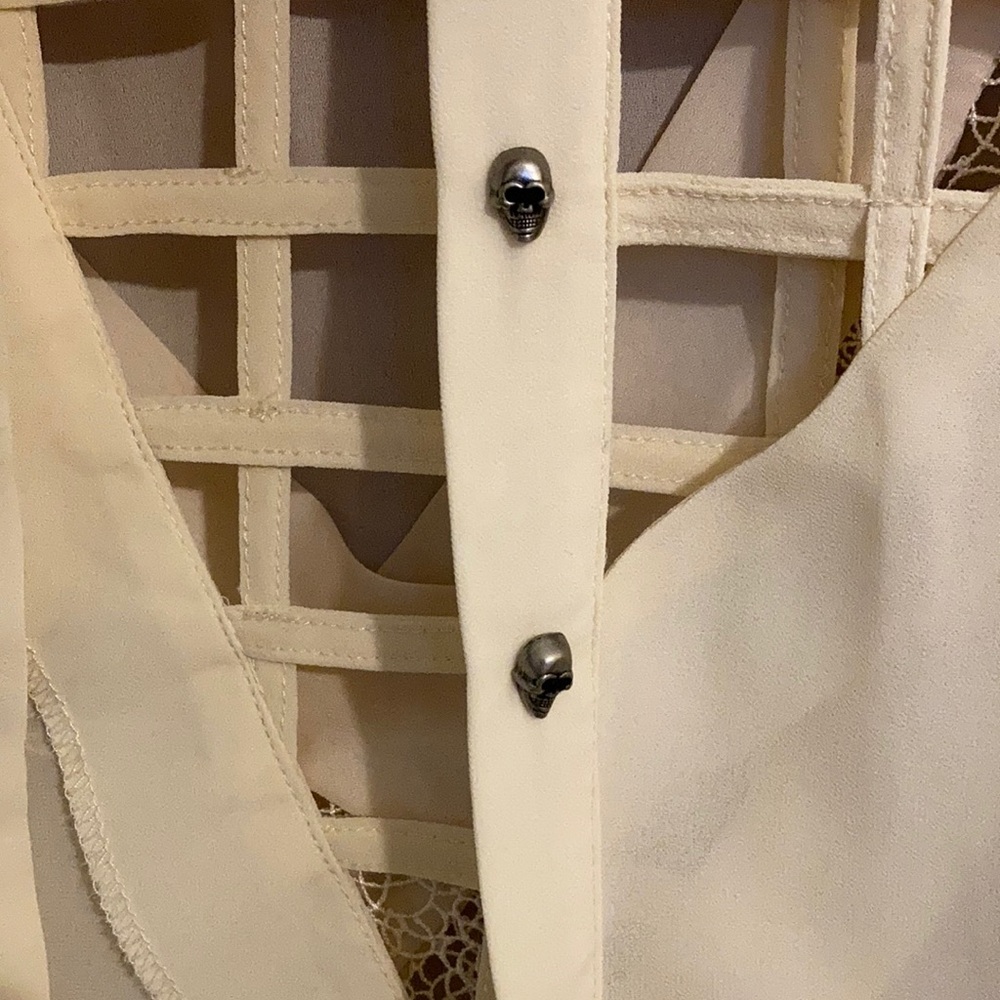 🪁 3/$12 - Three sheer tops - Picture 4 of 6